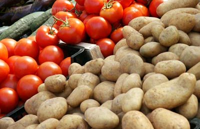 Prices of potatoes, tomatoes decline